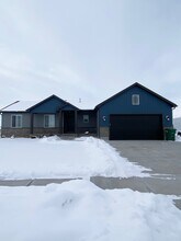 Building Photo - 3773 Ventura Ave