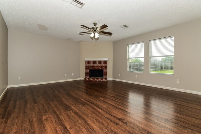 Building Photo - 2316 Graystone Dr
