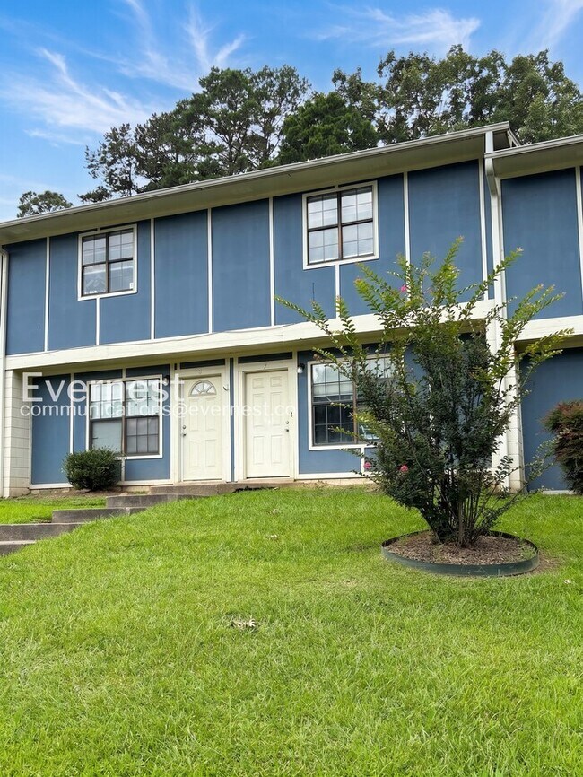 Foto del edificio - 1800 Labette Manor Dr