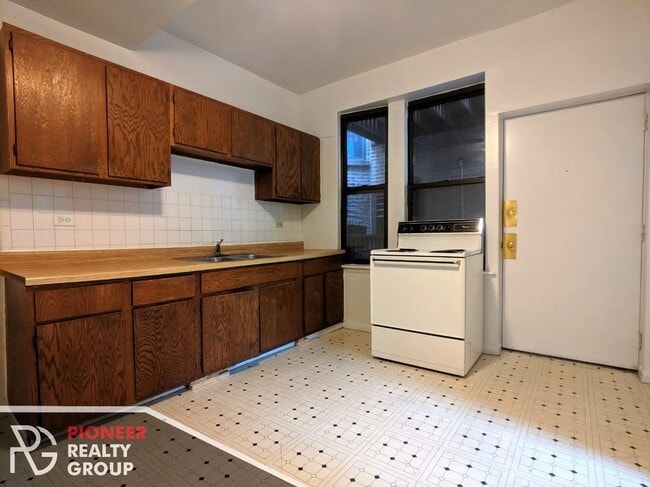 Building Photo - 2319 N Kedzie Blvd