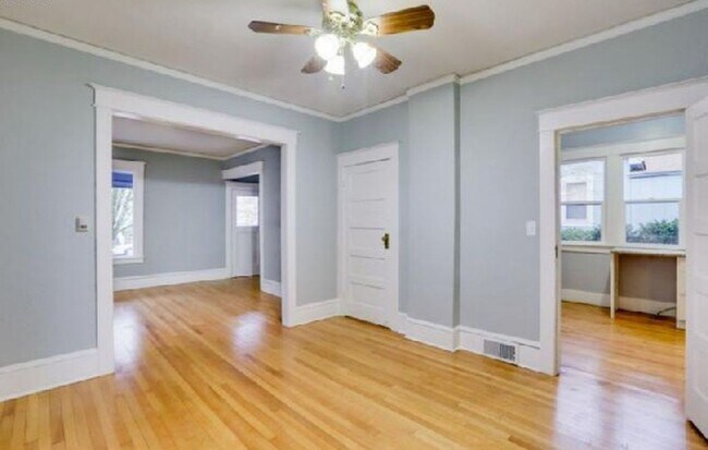 Photo - Charming 2-Bedroom Home for Rent near Univ...