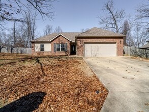 Building Photo - 13 Bobwith Ln