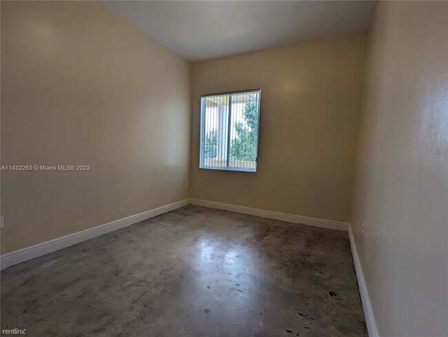 Foto del edificio - 3 br, 2 bath Duplex - 10214 SW 175th St