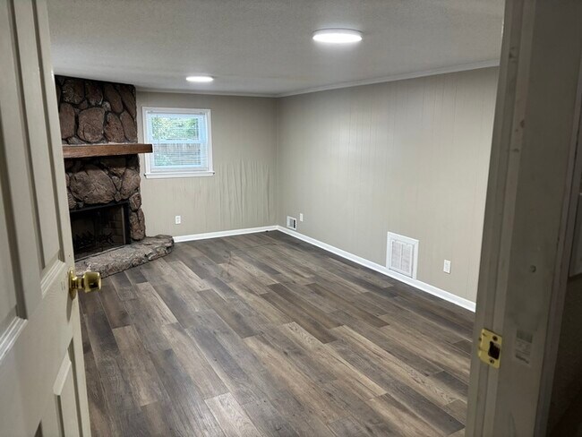 Building Photo - Nice 3 bedroom Home in North Little Rock