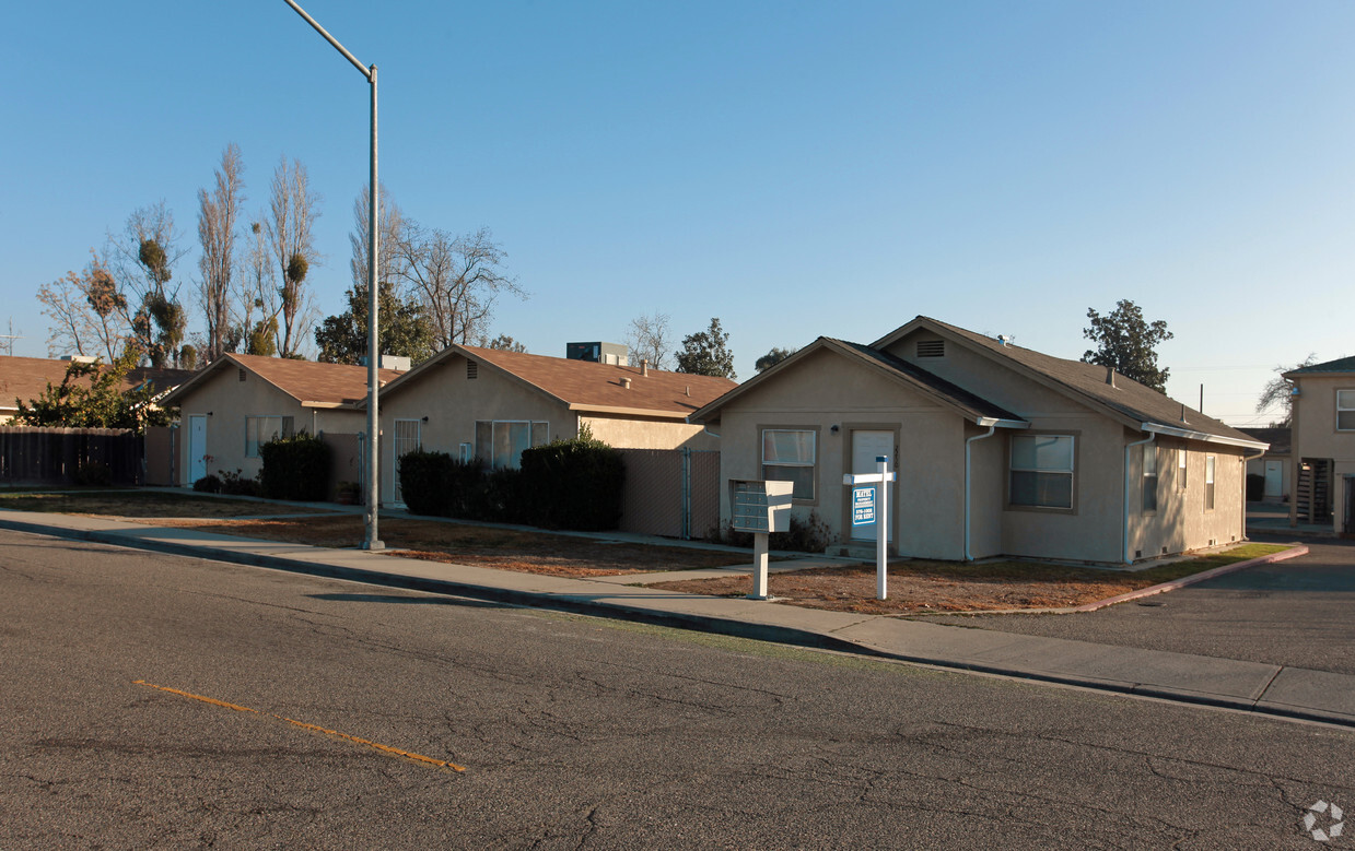 Building Photo - 2250 5th St
