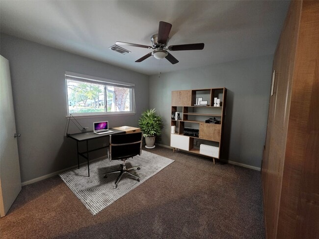 Building Photo - 11219 Valley Spring Dr