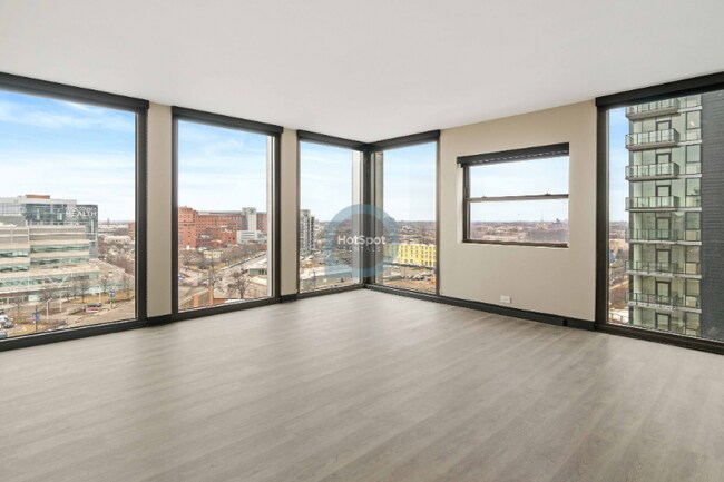 Photo - 1910 W Harrison St Apartment