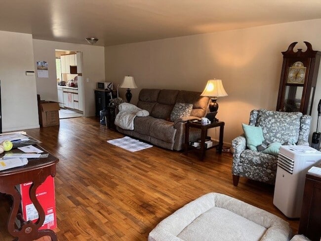 Building Photo - Sauer Briar Rd