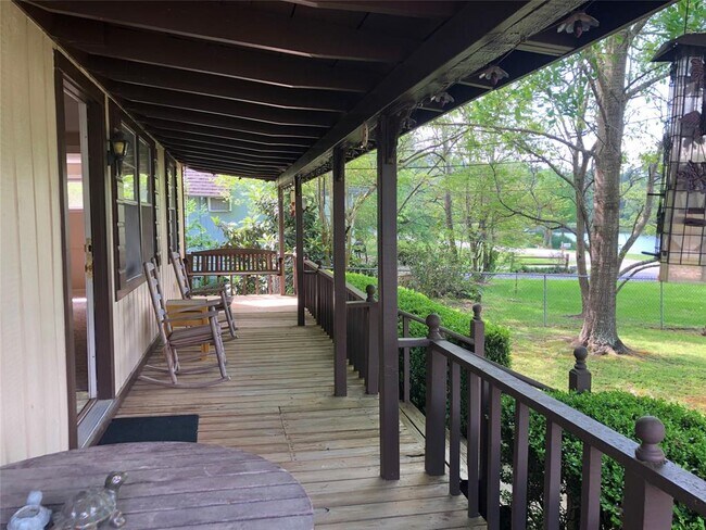 Building Photo - 1745 E Pine Lake Cir