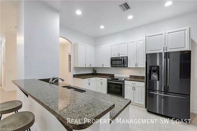 Building Photo - 7210 Bergamo Way