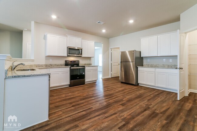 Building Photo - 3359 Bridgewood Dr