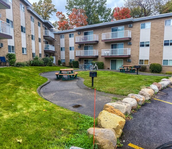 Foto del edificio - Riverside House Apartments
