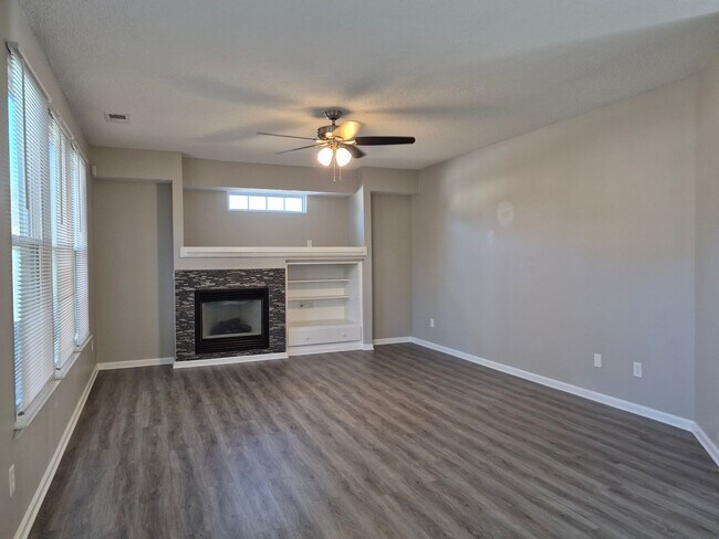 Building Photo - Landstown