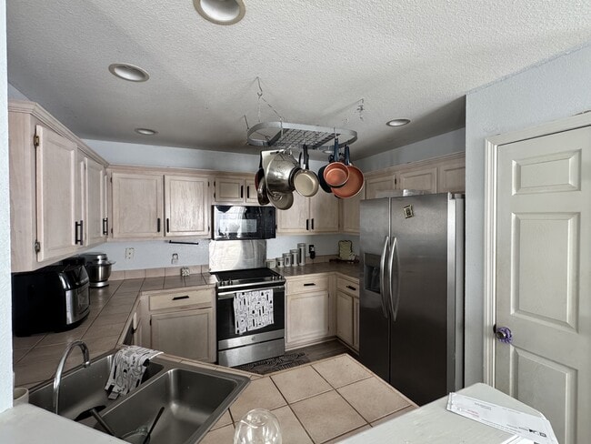 Photo - 11065 Oakcrest Dr House