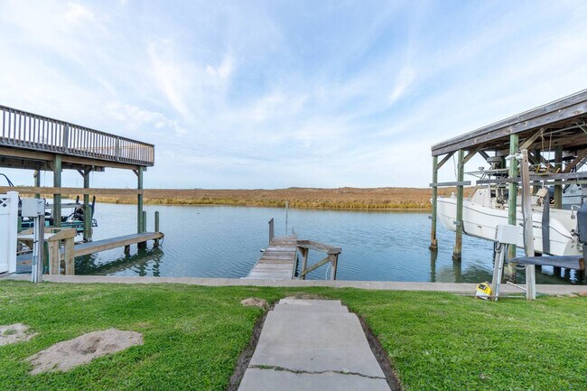 Foto del edificio - 14898 Granada Dr