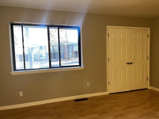 Building Photo - 1211 Teakwood Pl