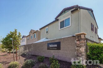 Interior Photo - Tricon Twelve Bridges