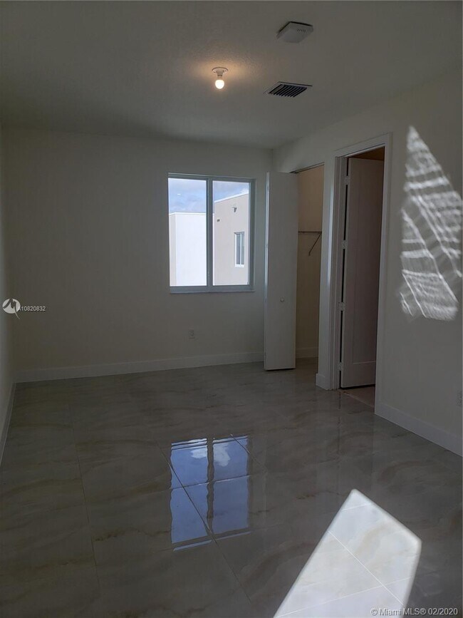 Building Photo - 10269 NW 66th St