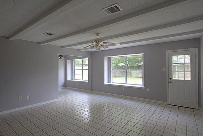 Building Photo - 16511 Barcelona Dr