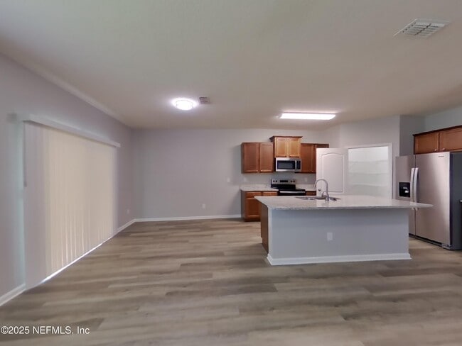 Foto del edificio - 372 Harley Dr