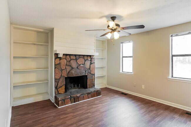 Building Photo - 5840 Pair Ct