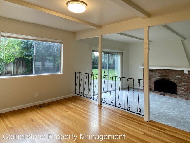 Building Photo - 4 br, 2.5 bath House - 884 Lusterleaf Dr