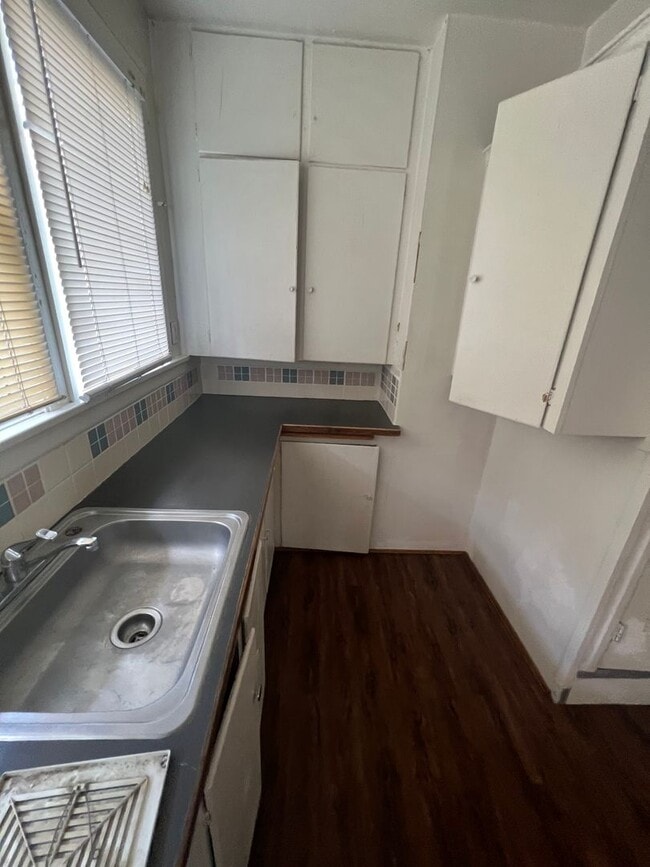 Foto del edificio - 905 NE Lake St