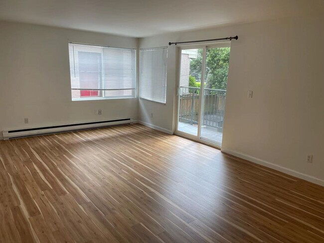 Building Photo - Beautiful 2-bed 2-bath condo unit for rent