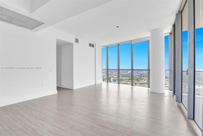 Building Photo - 1100 Biscayne Blvd