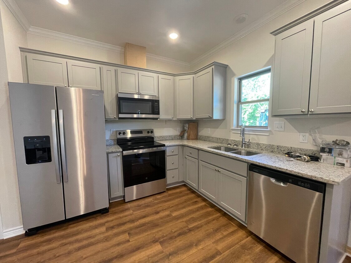 Foto principal - 4074 County Rd 152 W