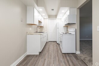 Kitchen - Lake View Shores Apartments