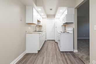 Kitchen - Lake View Shores Apartments