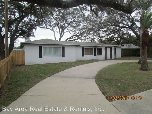 Foto del edificio - 3 br, 2 bath House - 8745 Overlook Dr