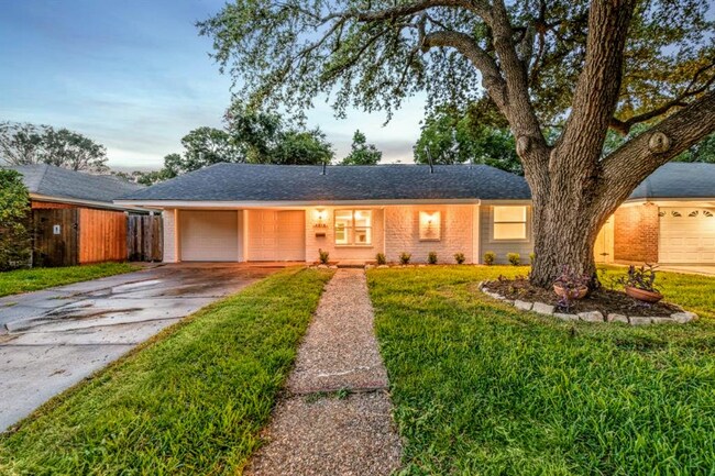 Building Photo - 4018 Silverwood Dr