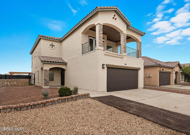 Building Photo - 569 Lanner St