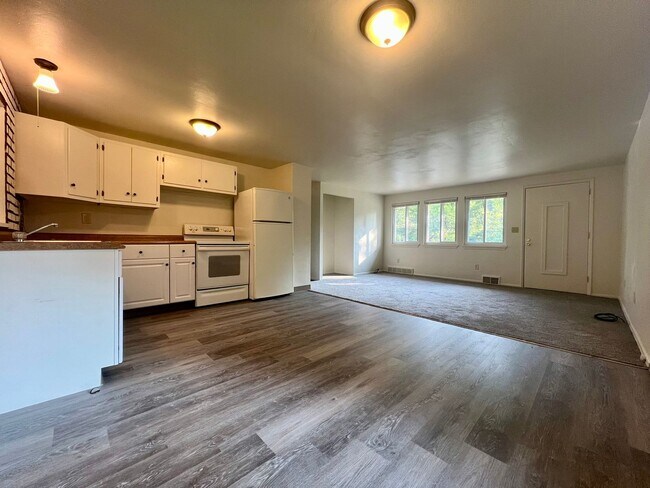 Foto del edificio - Incredible 3 Bedroom House in Quaint Plum Neighborhood! CALL TODAY!