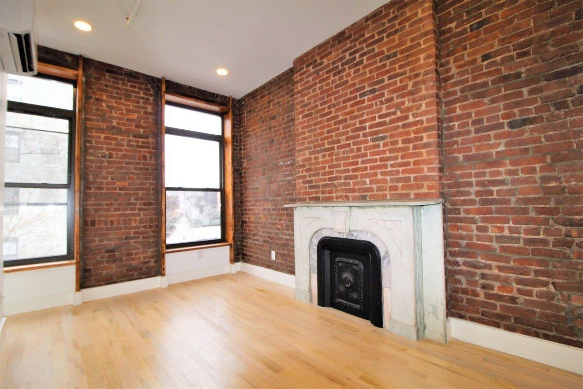 Primary Photo - 59 E 126th St