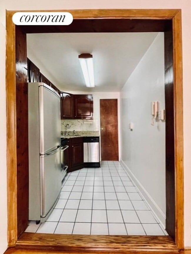 Building Photo - 304 W 107th St