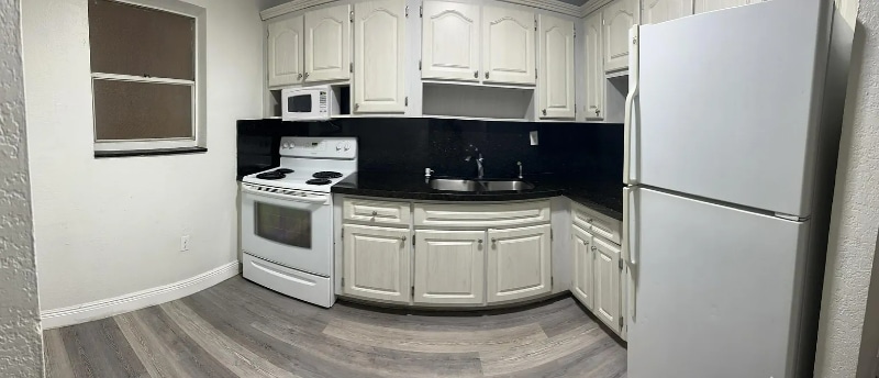 Foto del edificio - 1855 W 60th St