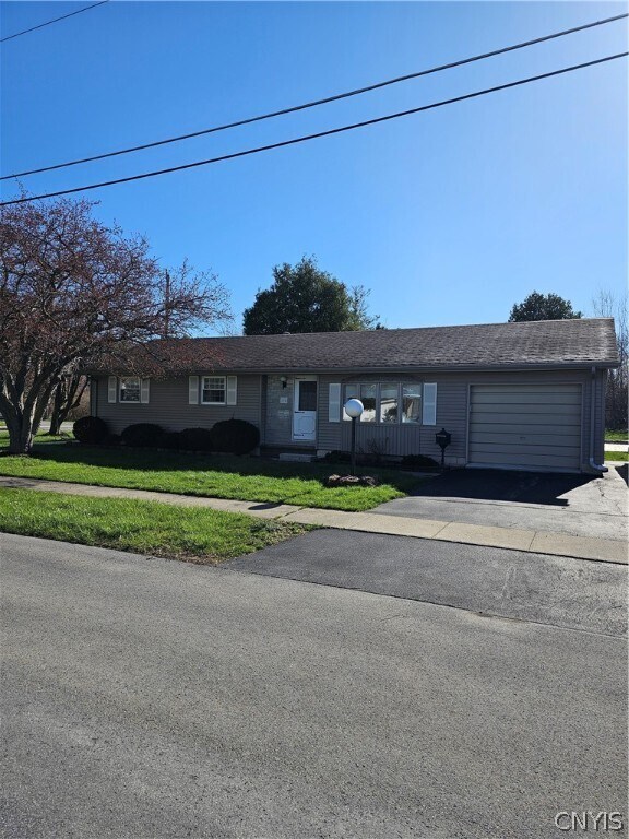 Primary Photo - 190 Conger Ave