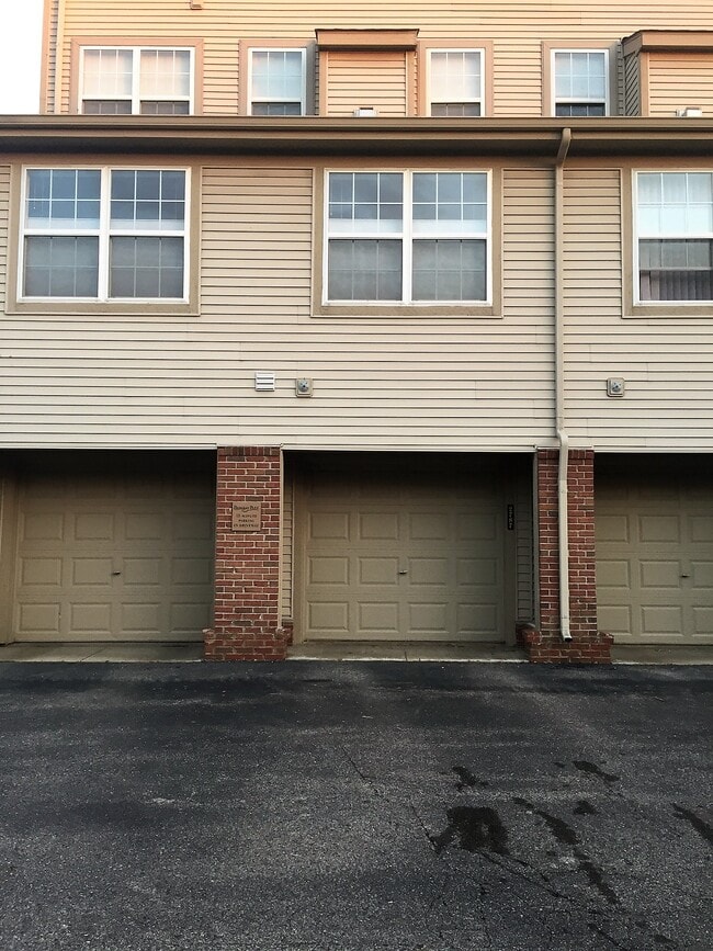 Building Photo - 2787 Barclay Way