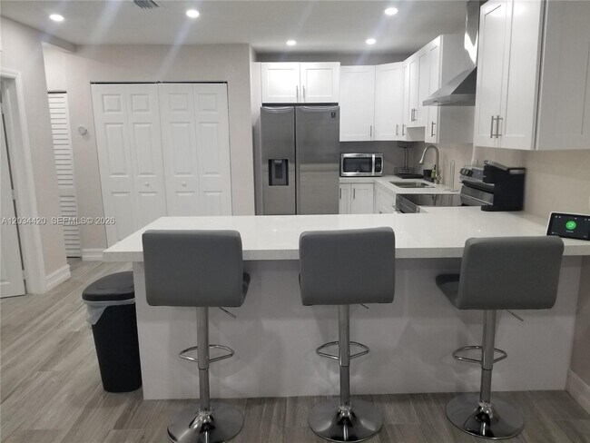 Foto del edificio - 7614 NW 3rd Ave