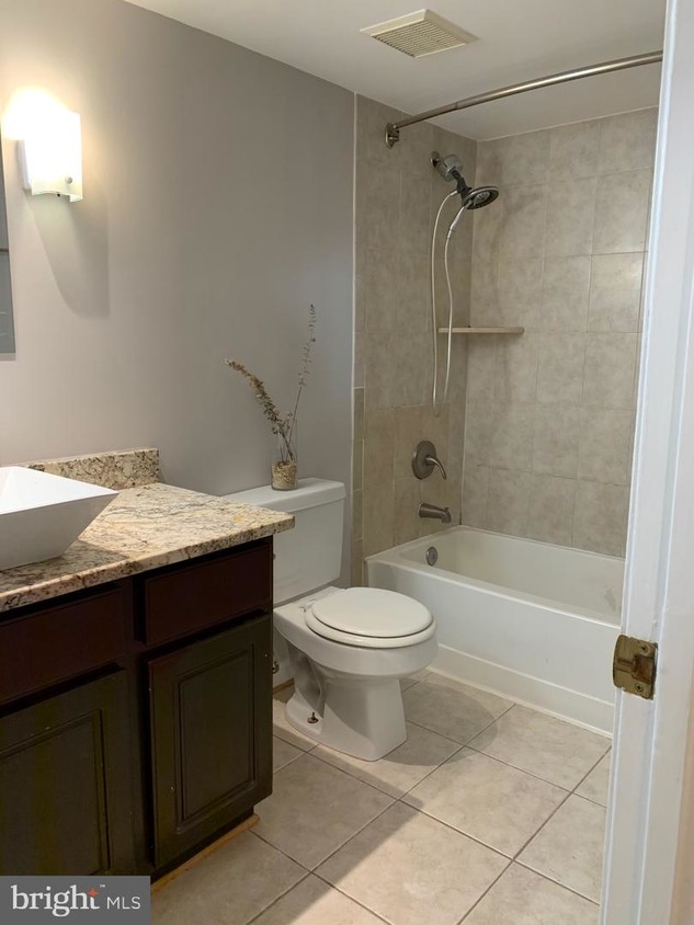 Foto principal - 104 Westwick Ct