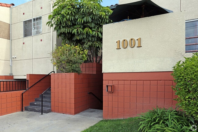 Building Photo - Emerald Terrace Apartments