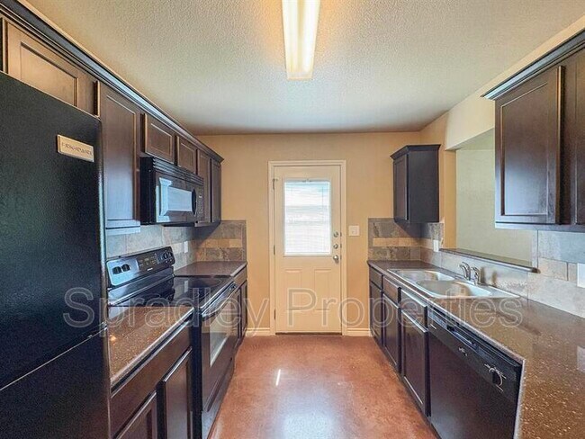 Building Photo - 723B E Ridge Blvd