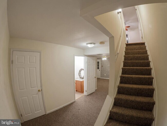 Foto del edificio - 8112 Parkdale Ct