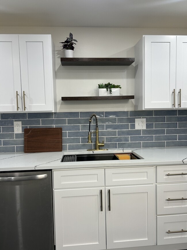 Photo - 2016 N Woodstock St House