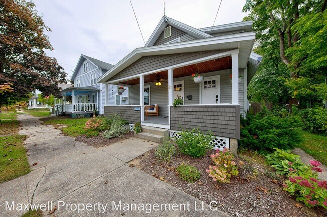 Building Photo - 3 br, 2 bath House - 30 Madison St
