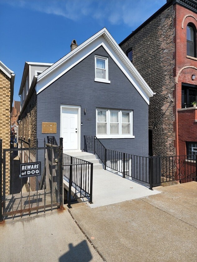 Primary Photo - 2114 West 23rd Place Unit GR