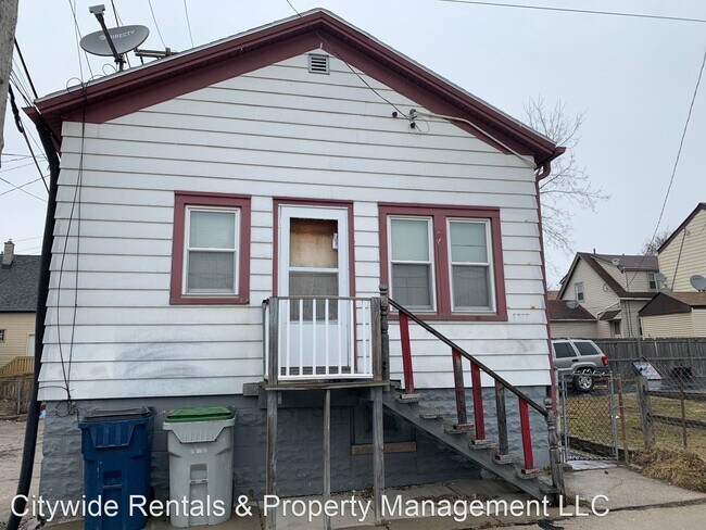 Building Photo - 2 br, 1 bath House - 1441 S. 7th St.